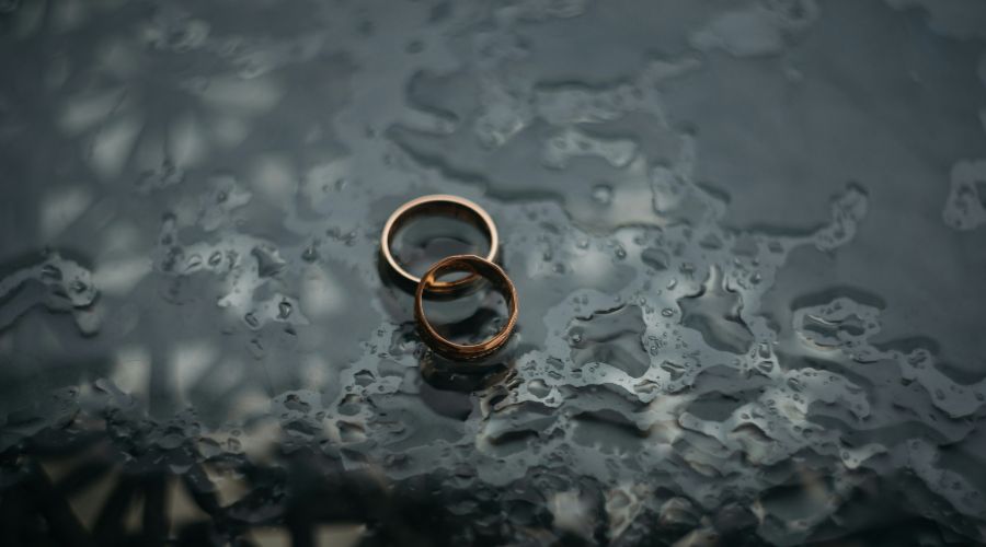 464: When the Marriage Is OVER. Lysa TerKeurst on Narcissistic Abuse 101, Ending Self-Betrayal, and Why Unhealthy People Never Meet a Boundary They Like