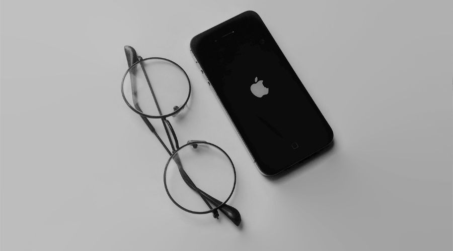 505: We'd Rather Trick Ourselves Than Train Ourselves. Geoffrey Cain on Steve Jobs's 12-Year Wilderness, the Death of Ego, How Failure Became the Foundation for the iPhone, and What It Takes to Go from Volatile to Disciplined